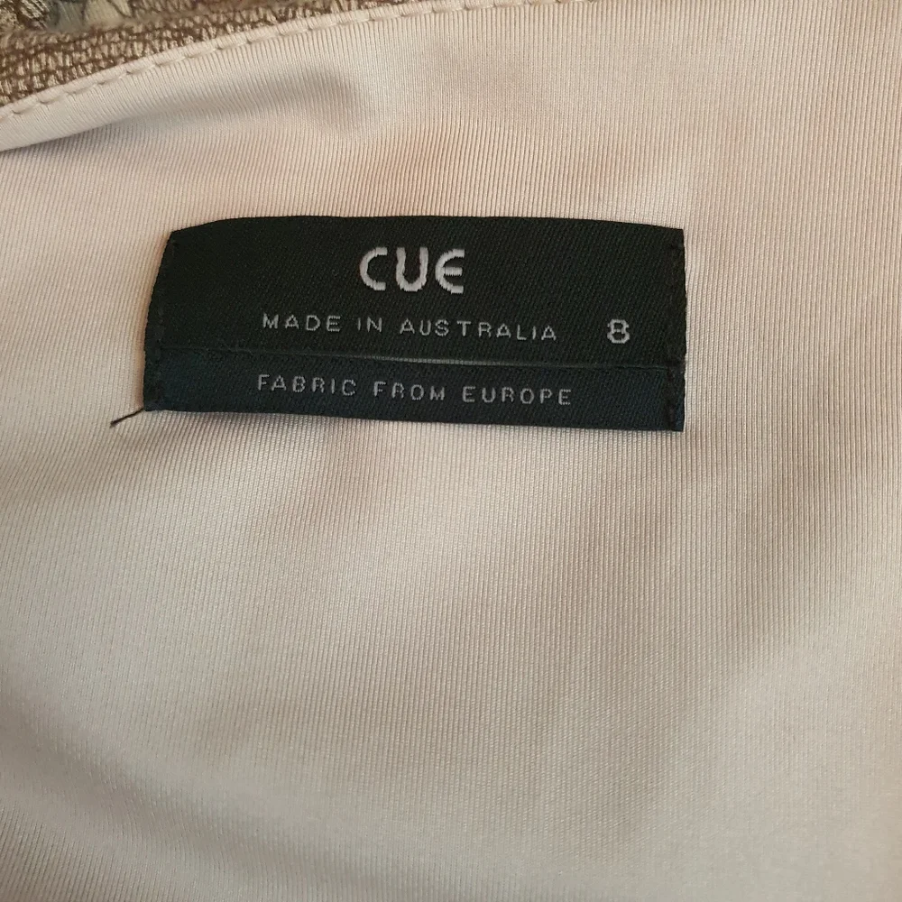 Cue Bodycon Zipped Dress Size 8 - Picture 7 of 8